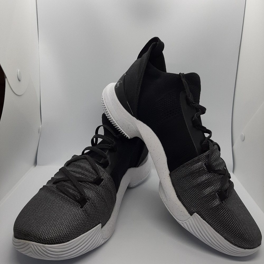 Curry 5 Blk/Slvr/Wh 4200746215